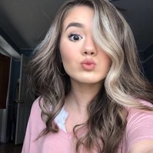 Meet your Posher, Halie